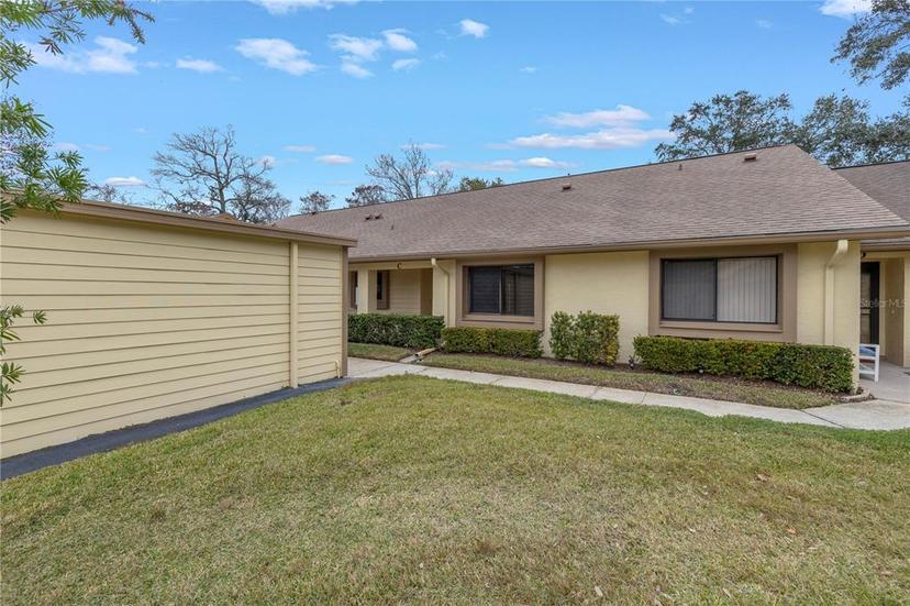 Picture of 2489 Oakleaf Lane Unit 21C, Clearwater FL 33763