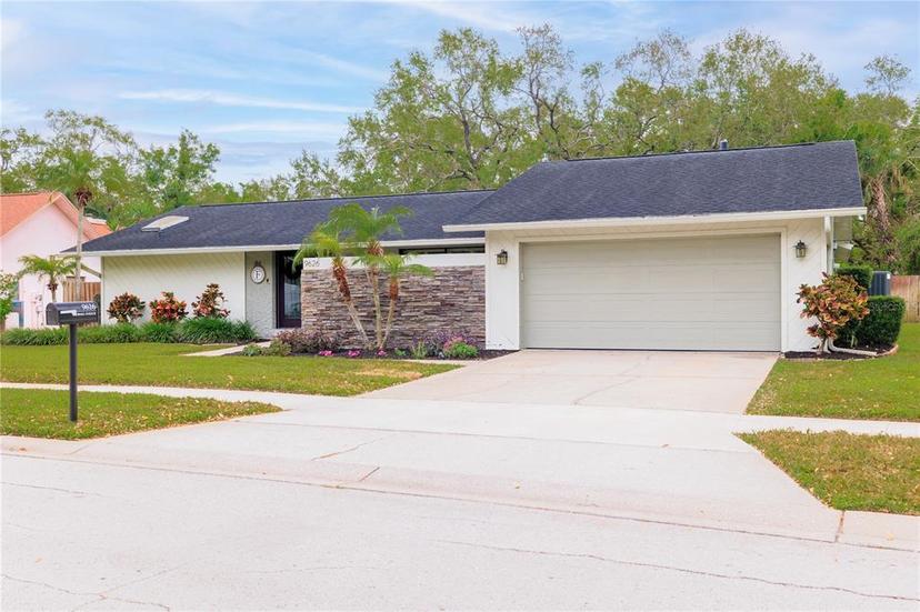 Picture of 9626 Leeward Avenue, Largo FL 33773