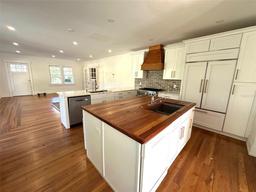 Picture of 138 W Stetson Avenue, Deland, FL 32720