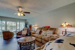 Picture of 225 Country Club Drive Unit 1104, Largo, FL 33771