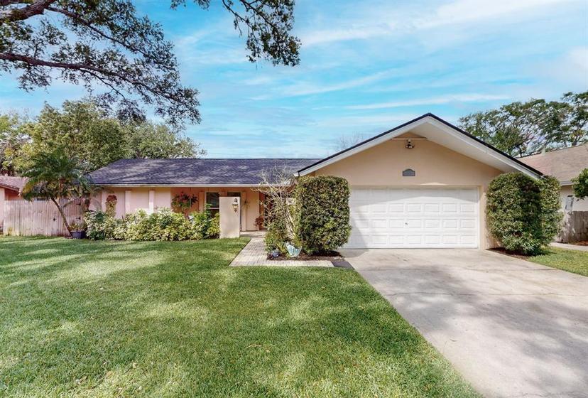 Picture of 1876 Oak Forest Drive E, Clearwater FL 33759