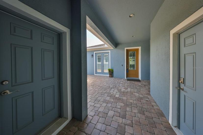 Picture of 6907 Crestpoint Drive, Apollo Beach FL 33572