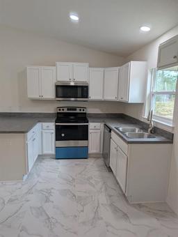 Picture of 10851 SE 136Th Avenue, Dunnellon, FL 34431