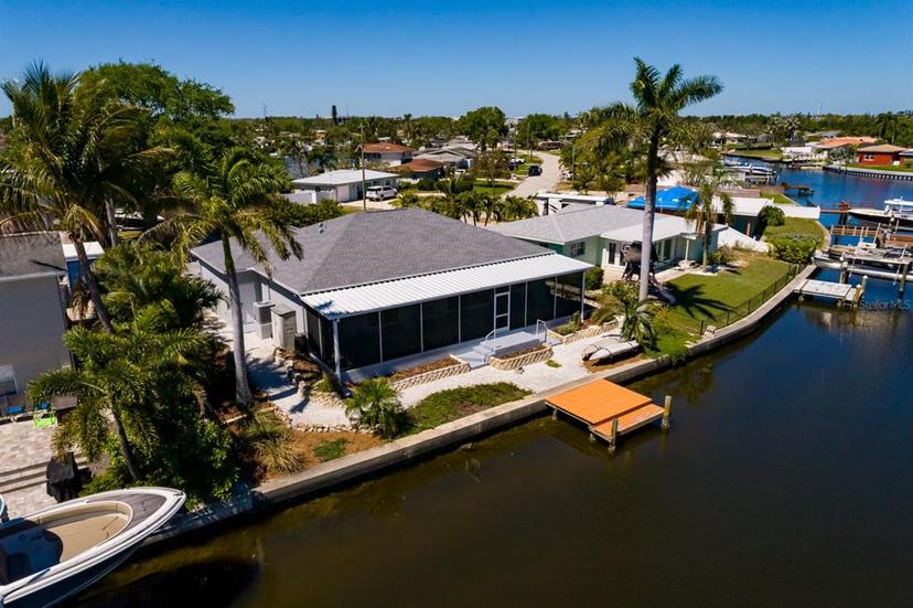 Picture of 9409 Sun Isle Drive Ne, St Petersburg FL 33702