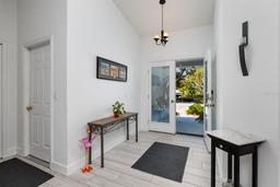 Picture of 9409 Sun Isle Drive Ne, St Petersburg, FL 33702