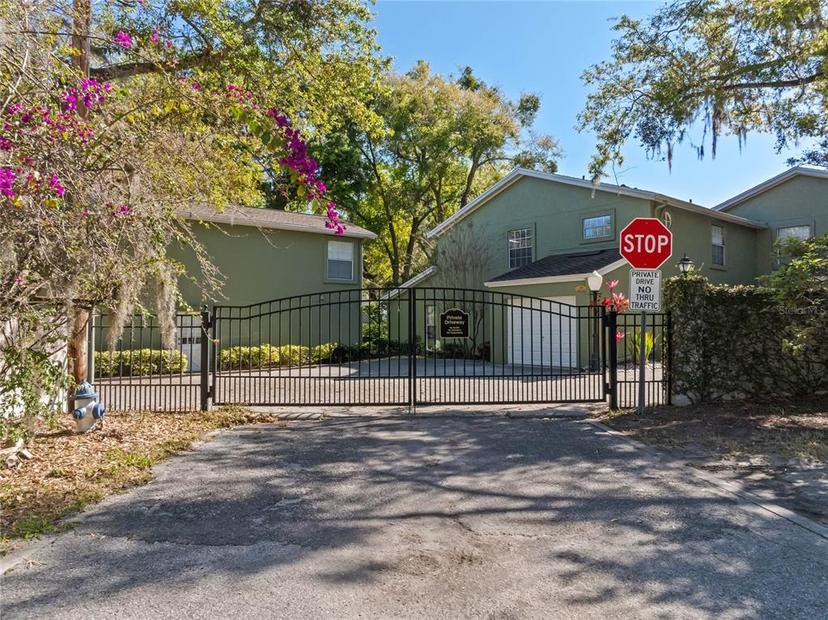 Picture of 128 Waverly Place Unit 128, Orlando FL 32806