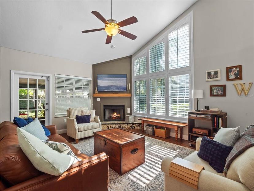 Picture of 128 Waverly Place Unit 128, Orlando FL 32806