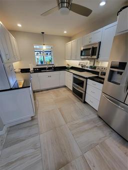 Picture of 7520 4Th Avenue W Unit 1, Bradenton, FL 34209