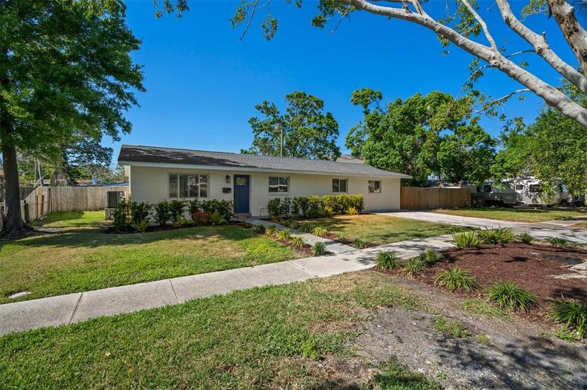 Picture of 347 Patica Road Ne, St Petersburg FL 33702