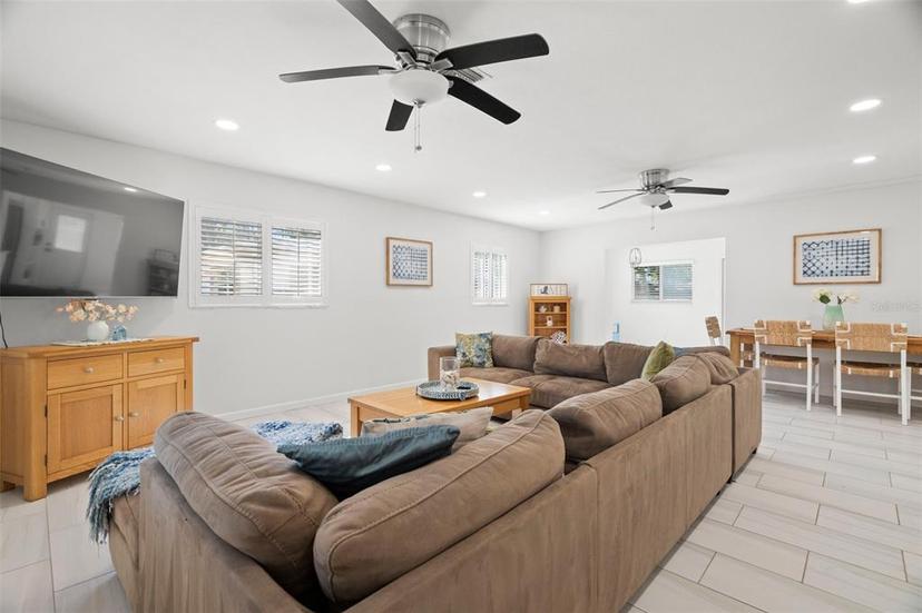 Picture of 347 Patica Road Ne, St Petersburg FL 33702