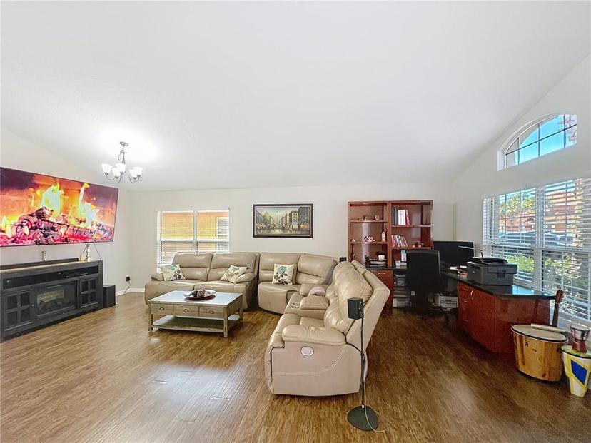 Picture of 1102 Solana Circle, Davenport FL 33897