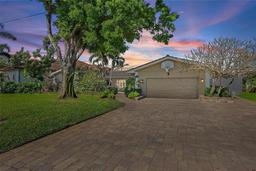 Picture of 1344 Monterey Boulevard Ne, St Petersburg, FL 33704
