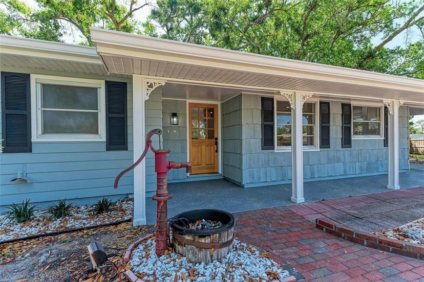 Picture of 826 Lillian Lane, Sarasota FL 34243