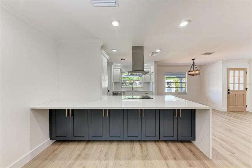 Picture of 826 Lillian Lane, Sarasota FL 34243