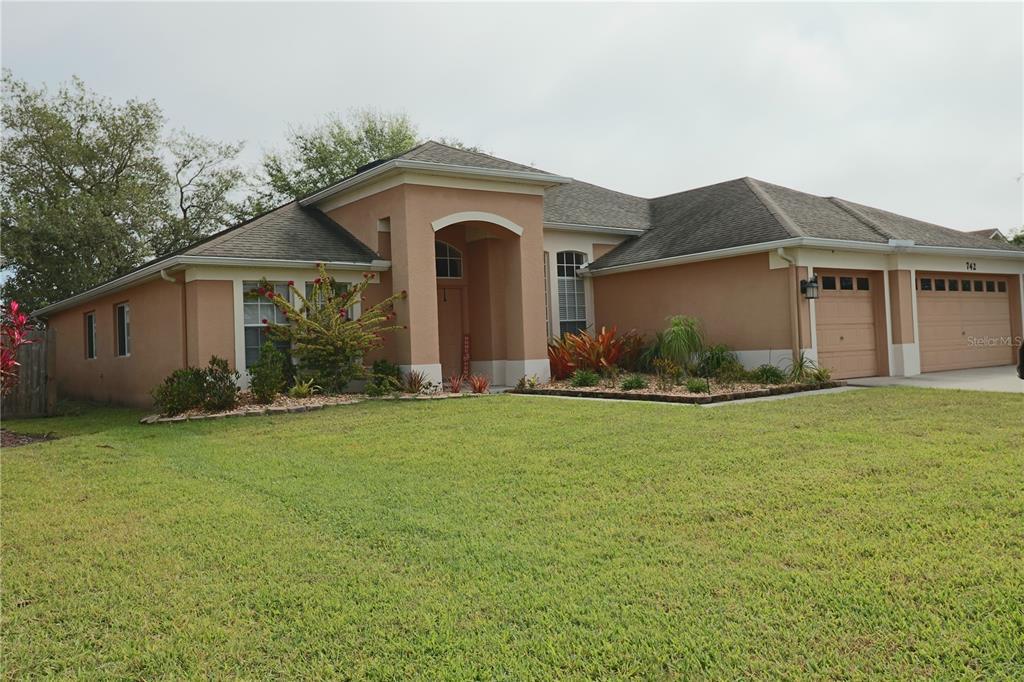 Picture of 742 Chamberlin Trail, St Cloud, FL 34772