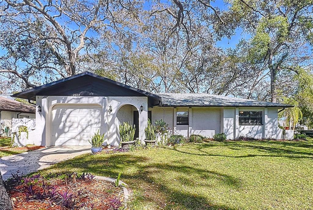 Picture of 2004 Nobleton Avenue, Spring Hill, FL 34608