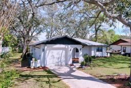 Picture of 2004 Nobleton Avenue, Spring Hill, FL 34608