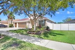 Picture of 11137 Wembley Landing Drive, Lithia, FL 33547