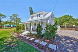 Picture of 609 4Th Avenue Sw, Ruskin, FL 33570