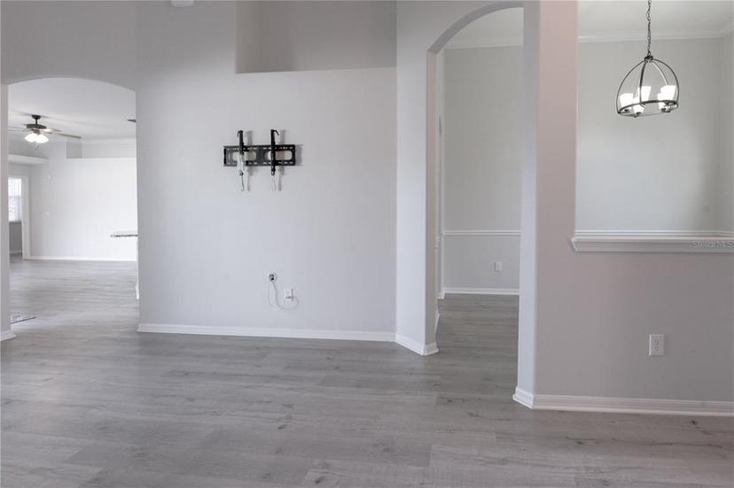 Picture of 2707 Abbey Grove Drive, Valrico FL 33594
