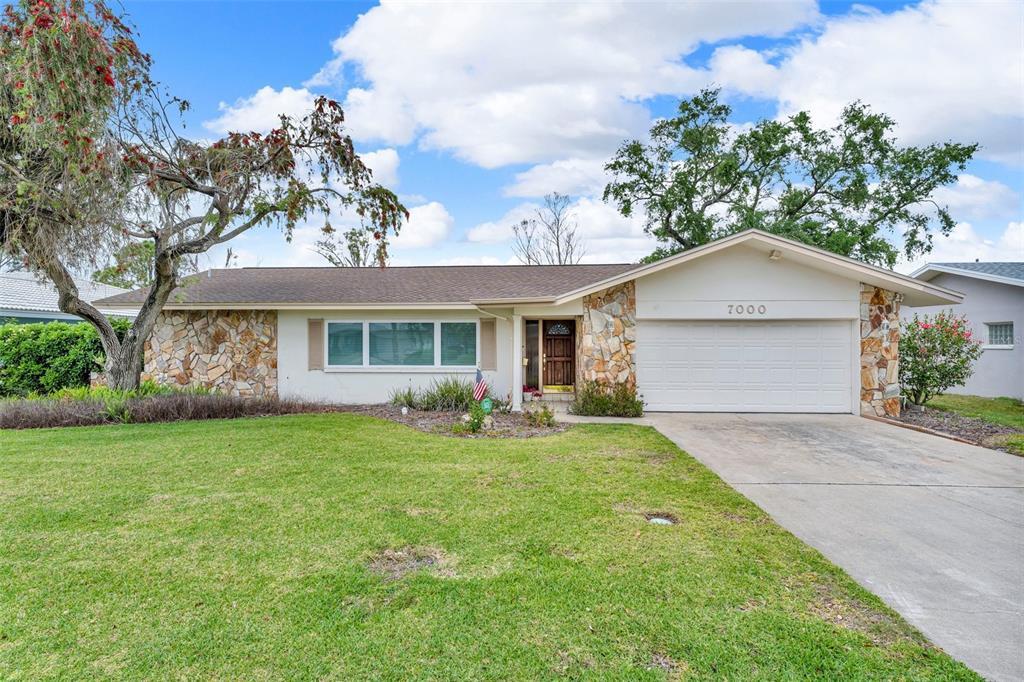 Picture of 7000 Greenbrier Drive, Seminole, FL 33777
