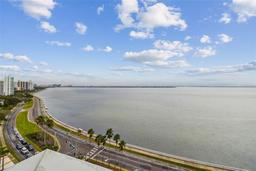 Picture of 2900 W Bay To Bay Boulevard Unit 902, Tampa, FL 33629