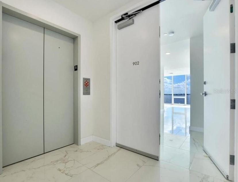 Picture of 2900 W Bay To Bay Boulevard Unit 902, Tampa FL 33629