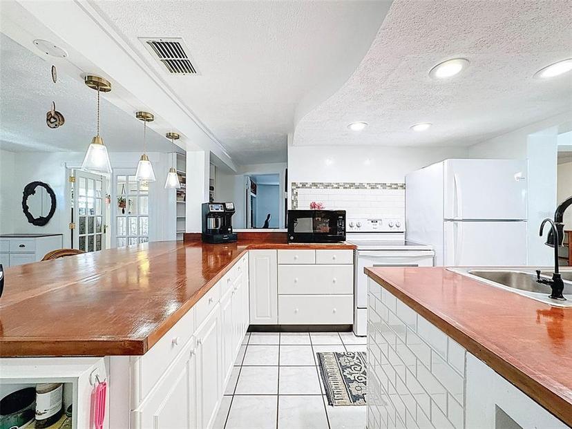 Picture of 4236 Beacon Square Drive, Holiday FL 34691