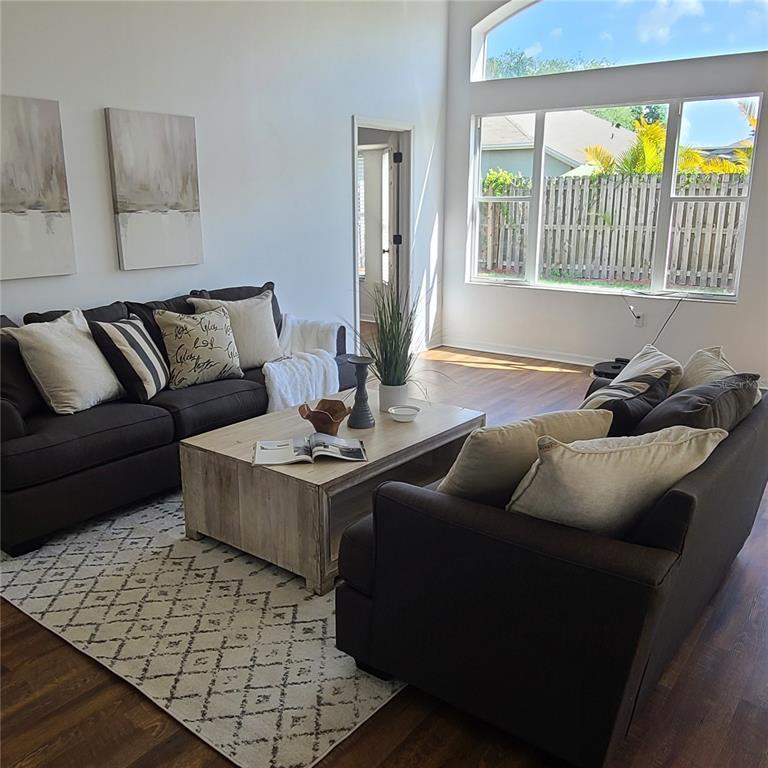 Picture of 10275 Oasis Palm Drive, Tampa FL 33615