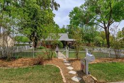 Picture of 1010 N Clayton Street, Mount Dora, FL 32757
