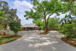 Picture of 1010 N Clayton Street, Mount Dora, FL 32757