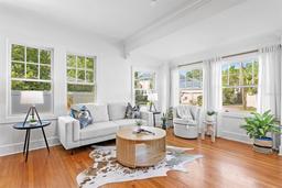 Picture of 1617 Oak Street Ne, St Petersburg, FL 33704