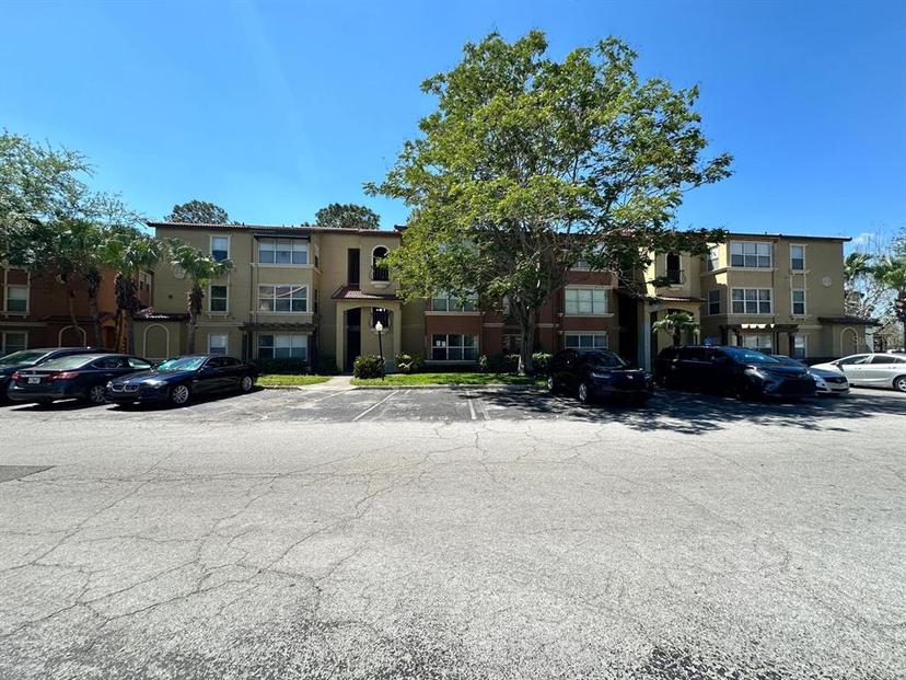 Picture of 5164 Conroy Road Unit 22, Orlando FL 32811
