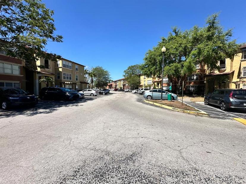 Picture of 5164 Conroy Road Unit 22, Orlando FL 32811