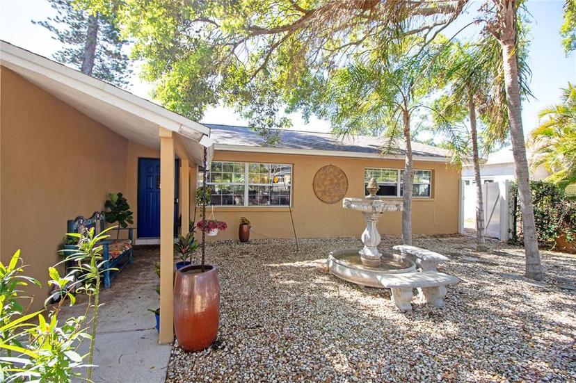 Picture of 1930 Almeria Way S, St Petersburg FL 33712