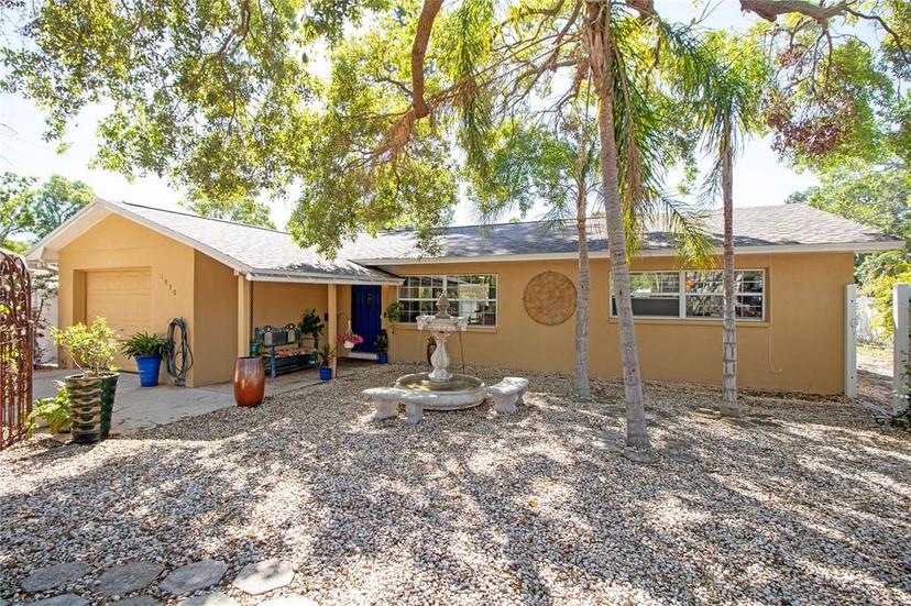 Picture of 1930 Almeria Way S, St Petersburg FL 33712