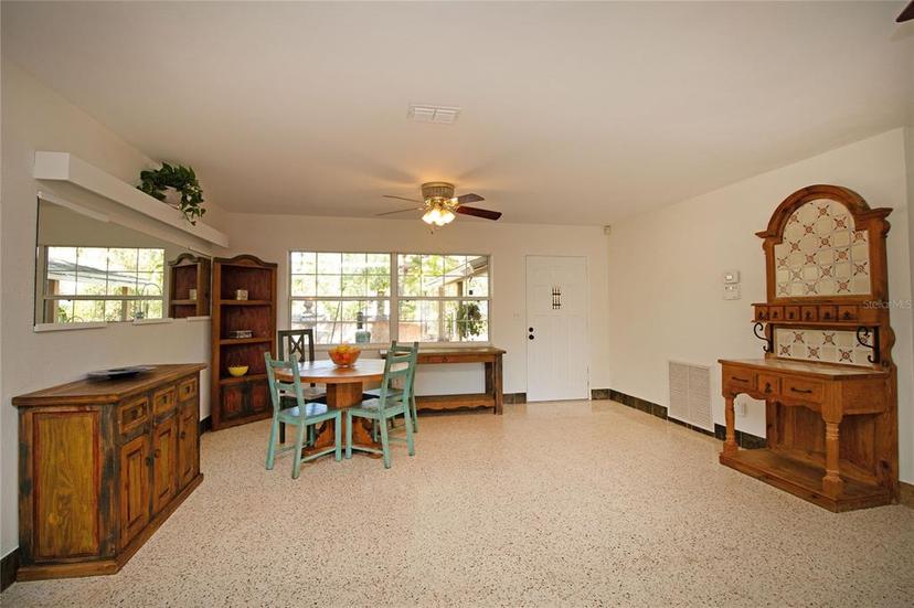 Picture of 1930 Almeria Way S, St Petersburg FL 33712