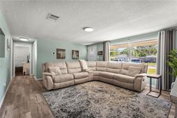 Picture of 4311 2Nd Avenue E, Bradenton, FL 34208