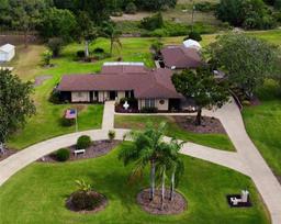 Picture of 8947 Oakwood Drive, Lake Wales, FL 33898