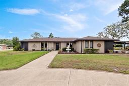Picture of 8947 Oakwood Drive, Lake Wales, FL 33898