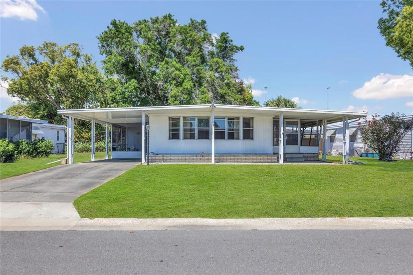 Picture of 1112 Elkhart Circle, Tavares FL 32778