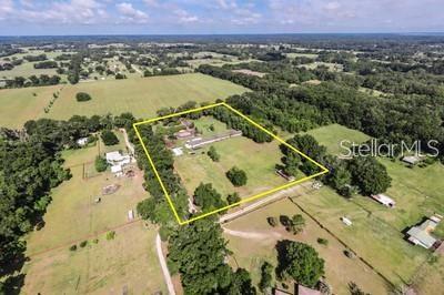 Picture of 1121 NE 135Th Place, Citra FL 32113