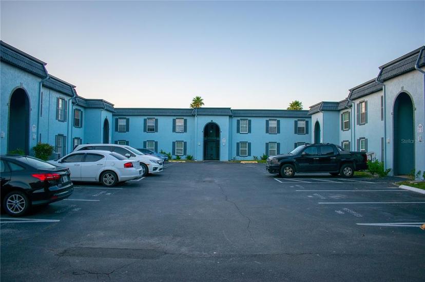 Picture of 5220 Curry Ford Road Unit 303, Orlando FL 32812