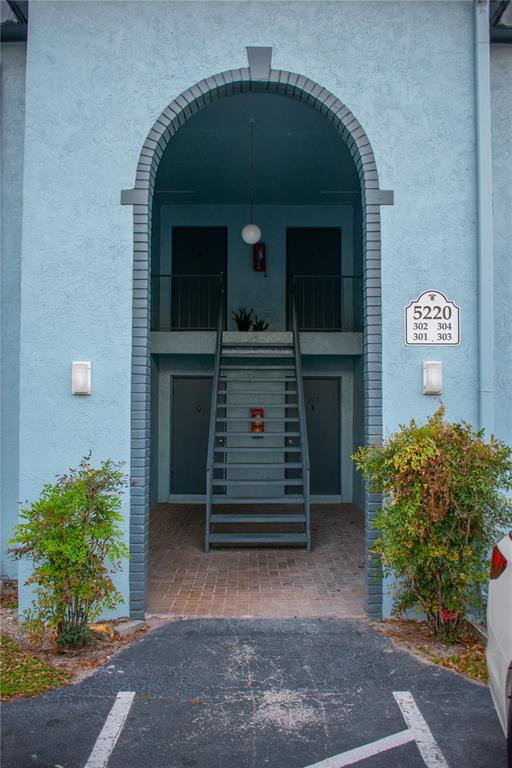 Picture of 5220 Curry Ford Road Unit 303, Orlando, FL 32812