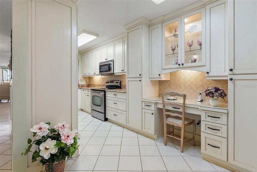 Picture of 6021 Bahia Del Mar Circle Unit 137, St Petersburg FL 33715