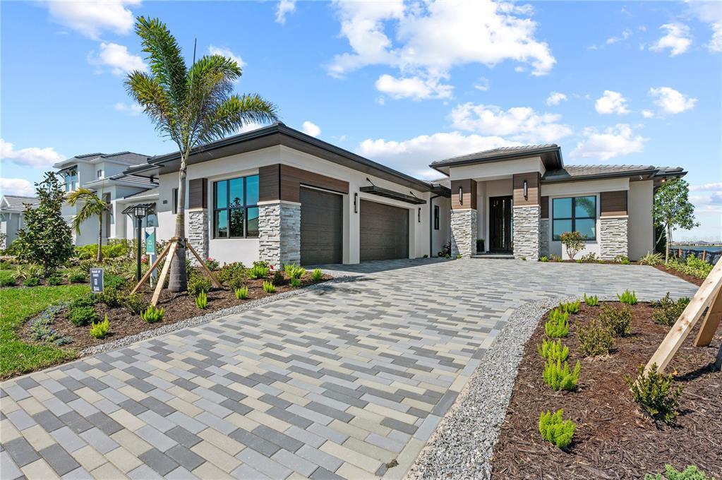 Picture of 800 Blue Shell Loop, Sarasota, FL 34240