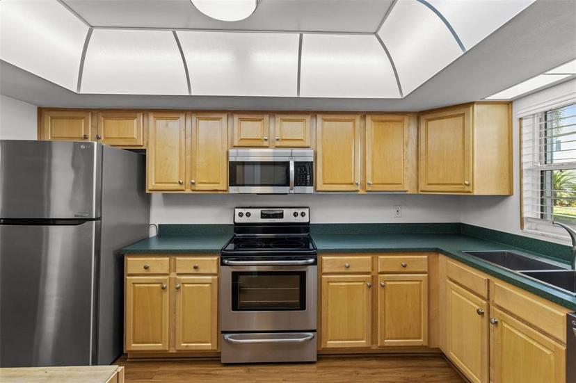 Picture of 131 Bluff View Drive Unit 101, Belleair Bluffs FL 33770
