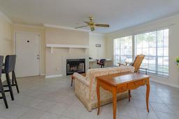 Picture of 682 Youngstown Parkway Unit 327, Altamonte Springs, FL 32714