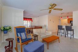 Picture of 682 Youngstown Parkway Unit 327, Altamonte Springs, FL 32714