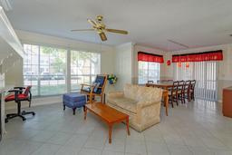 Picture of 682 Youngstown Parkway Unit 327, Altamonte Springs, FL 32714